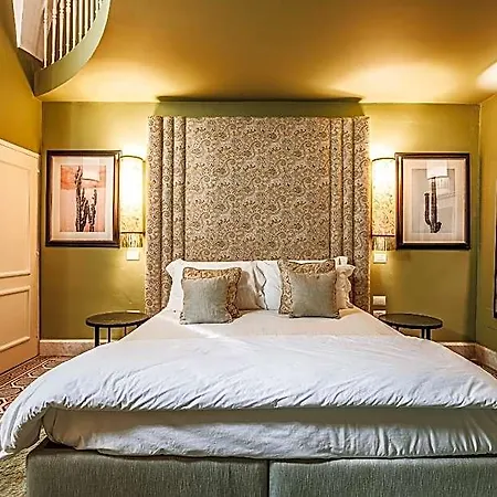 Guest house Palazzo Flora 4*