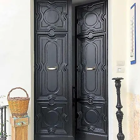 Palazzo Flora Guest house 4*